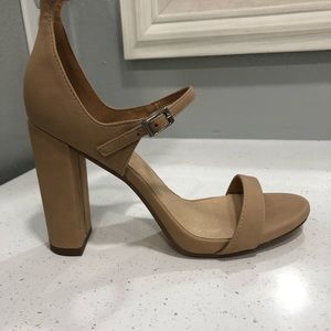Nude block high heel